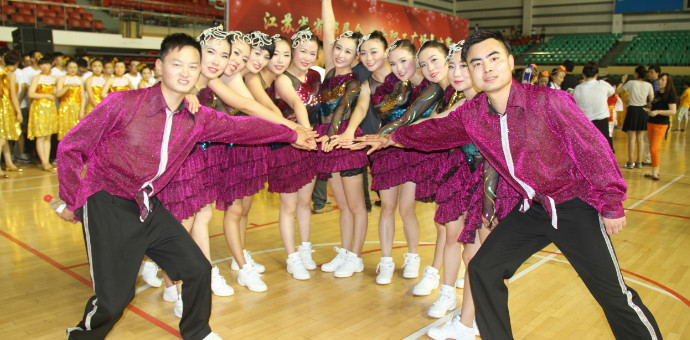 维多利亚老品牌vic(集团)官方网站