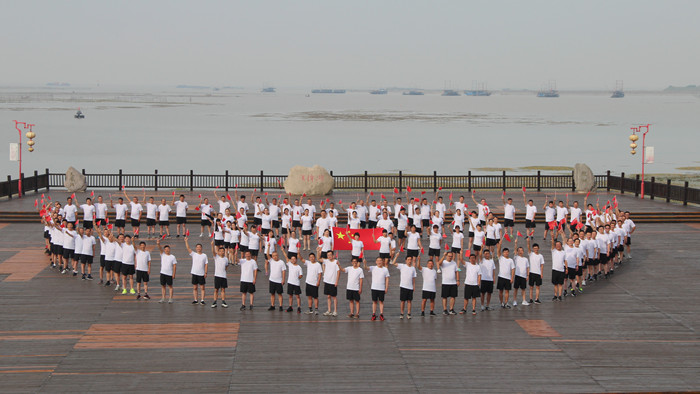 维多利亚老品牌vic(集团)官方网站